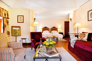 Minibar, in-room safe, desk, soundproofing