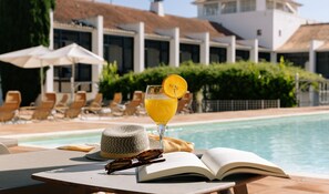 Outdoor pool, pool loungers