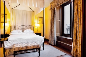 Phòng Suite (Special) | Minibar, két bảo mật tại phòng, bàn, phòng cách âm