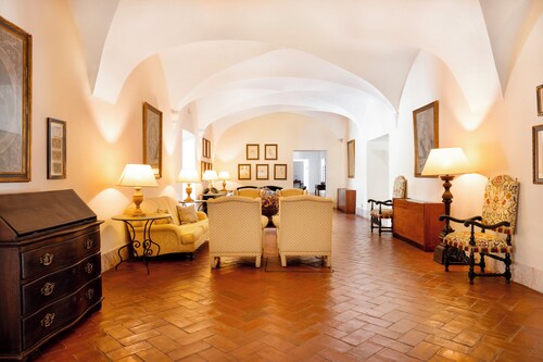 Pousada Convento de Vila Viçosa - Historic Hotel
