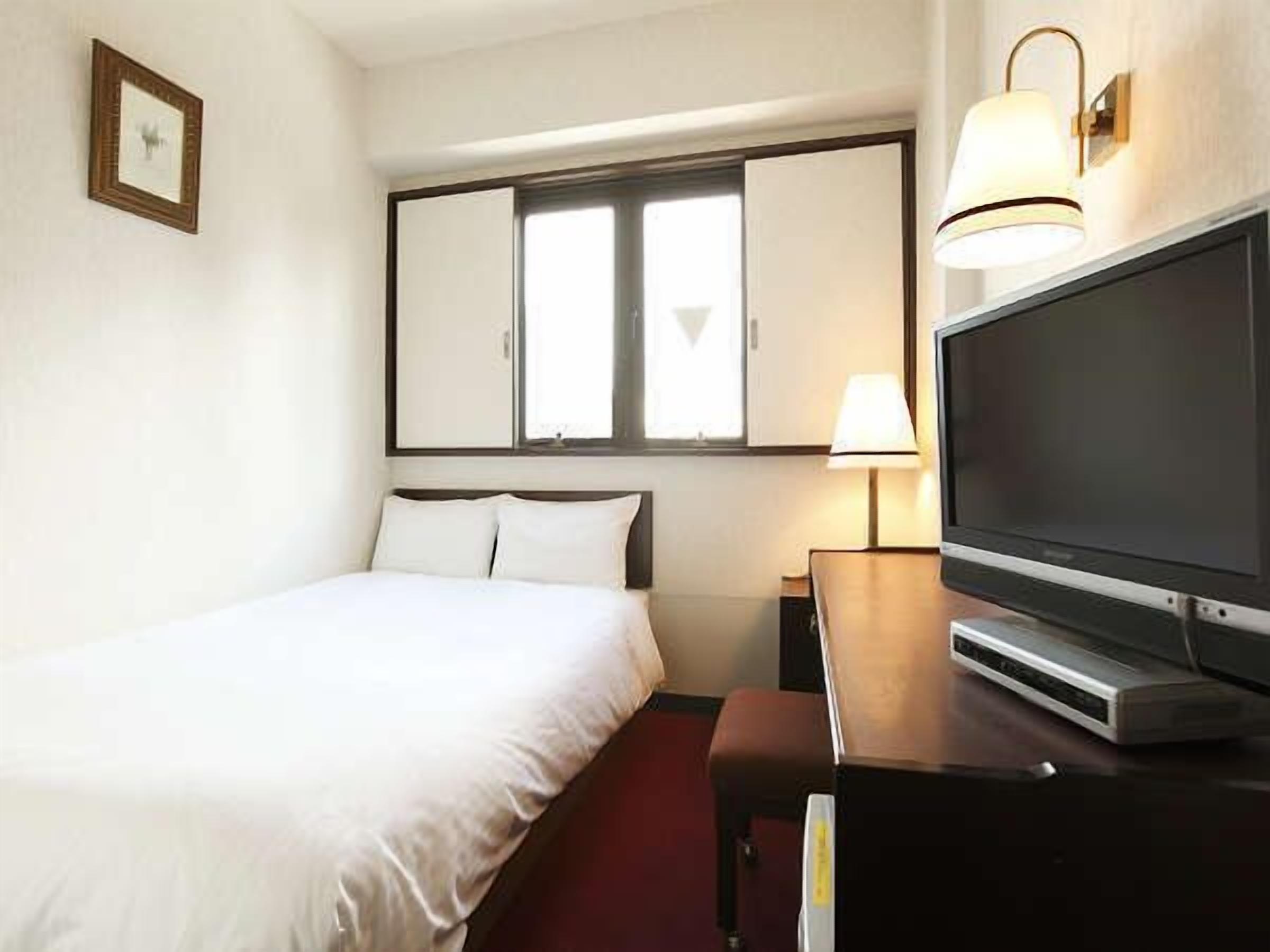 羽絨被、書桌、免費無線上網