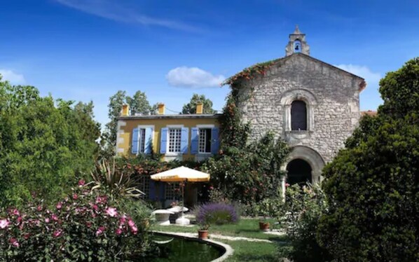 Exterior - Hotel du Mas de la Chapelle (Arles)