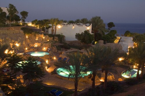 Domina Oasis Hotel & Resort