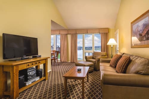 Deluxe Condo, 1 Bedroom | Exterior