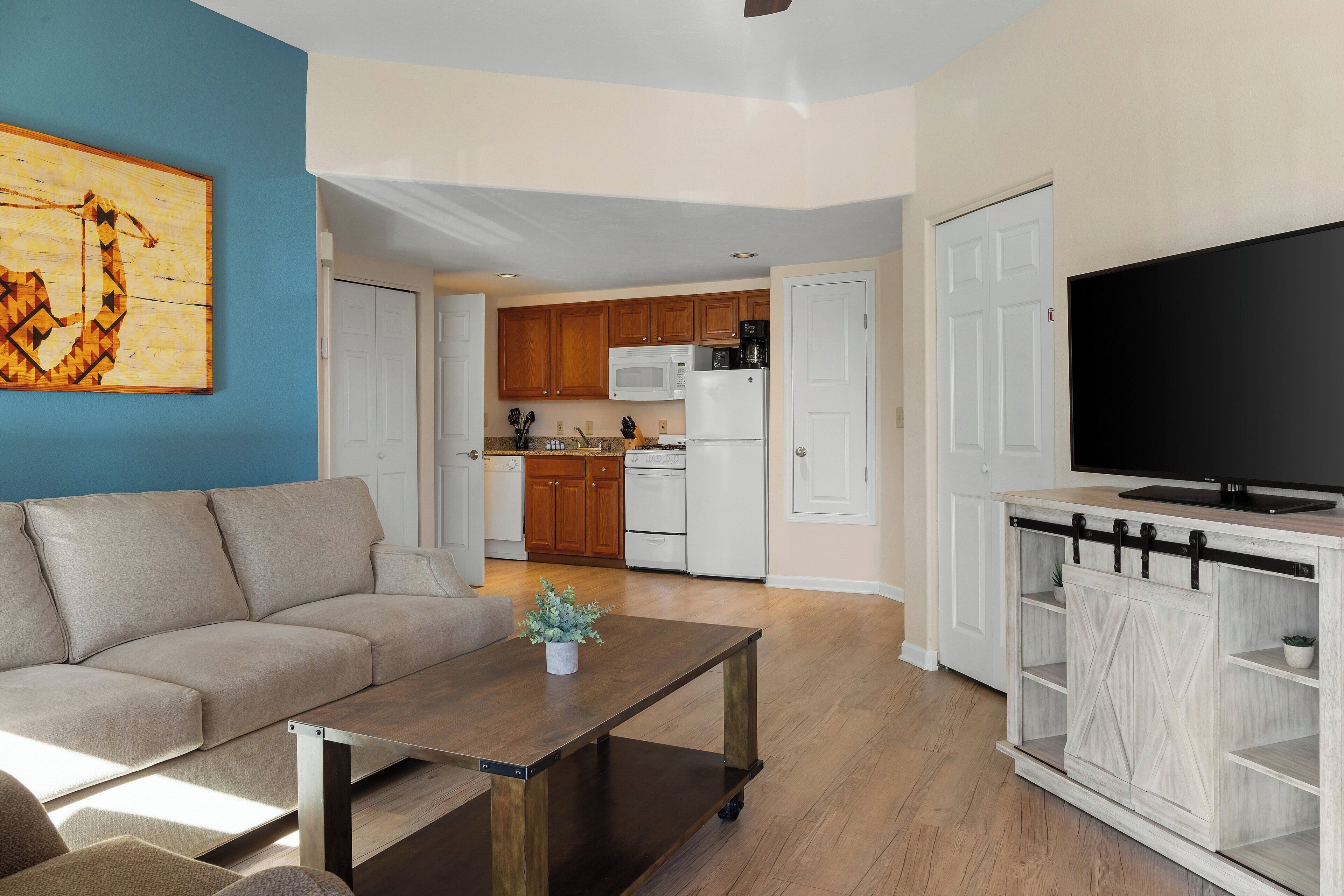 32-inch flat-screen tv with cable channels, tv