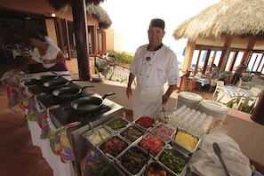 Breakfast, lunch, dinner served; American cuisine, beach views