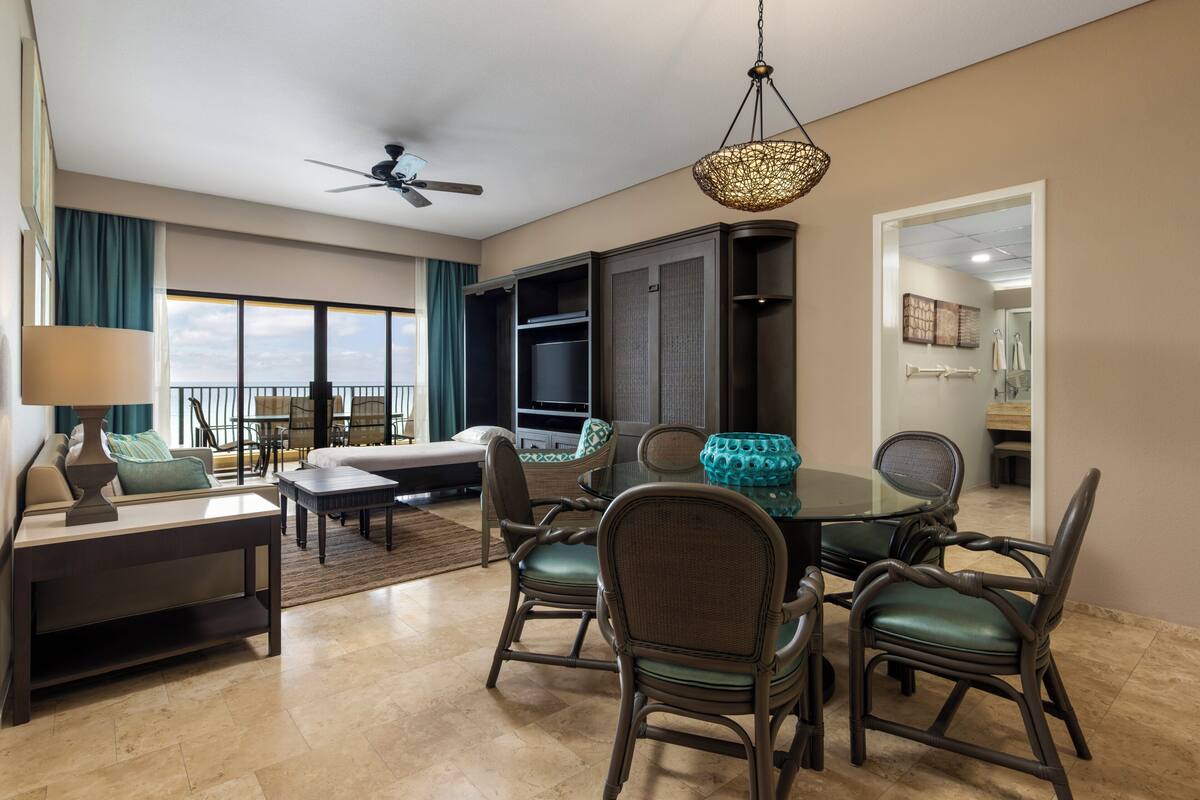 Suite, 2 habitaciones, frente al mar | Ropa de cama de alta calidad y camas con pillow-top