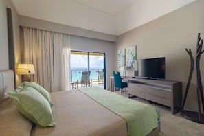 Premium bedding, pillowtop beds, in-room safe, desk - The Royal Sands Resort & Spa All Inclusive (Cancun)