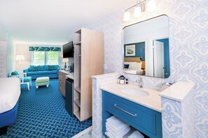 Studio, 1 King Bed with Sofa bed | Premium bedding, pillowtop beds, in-room safe, iron/ironing board - Lake View Hotel (Mackinac Island)