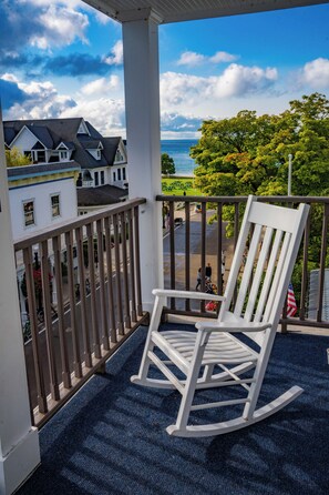 Exterior - Lake View Hotel (Mackinac Island)