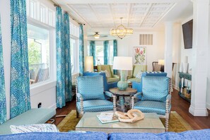 Lobby - Lake View Hotel (Mackinac Island)