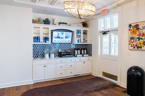 Lobby - Lake View Hotel (Mackinac Island)