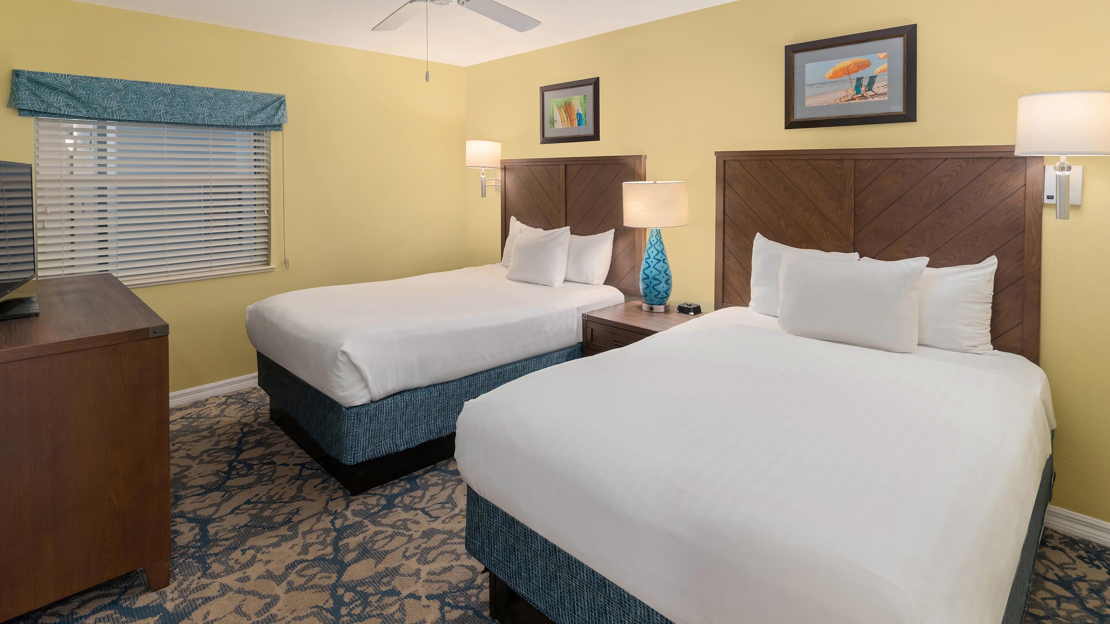 Una cassaforte in camera, tende oscuranti, ferro/asse da stiro