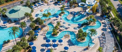 3 piscine all'aperto, ombrelloni da piscina, lettini