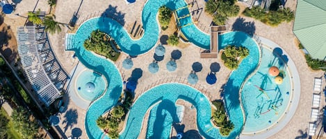 3 Außenpools, Sonnenschirme, Liegestühle