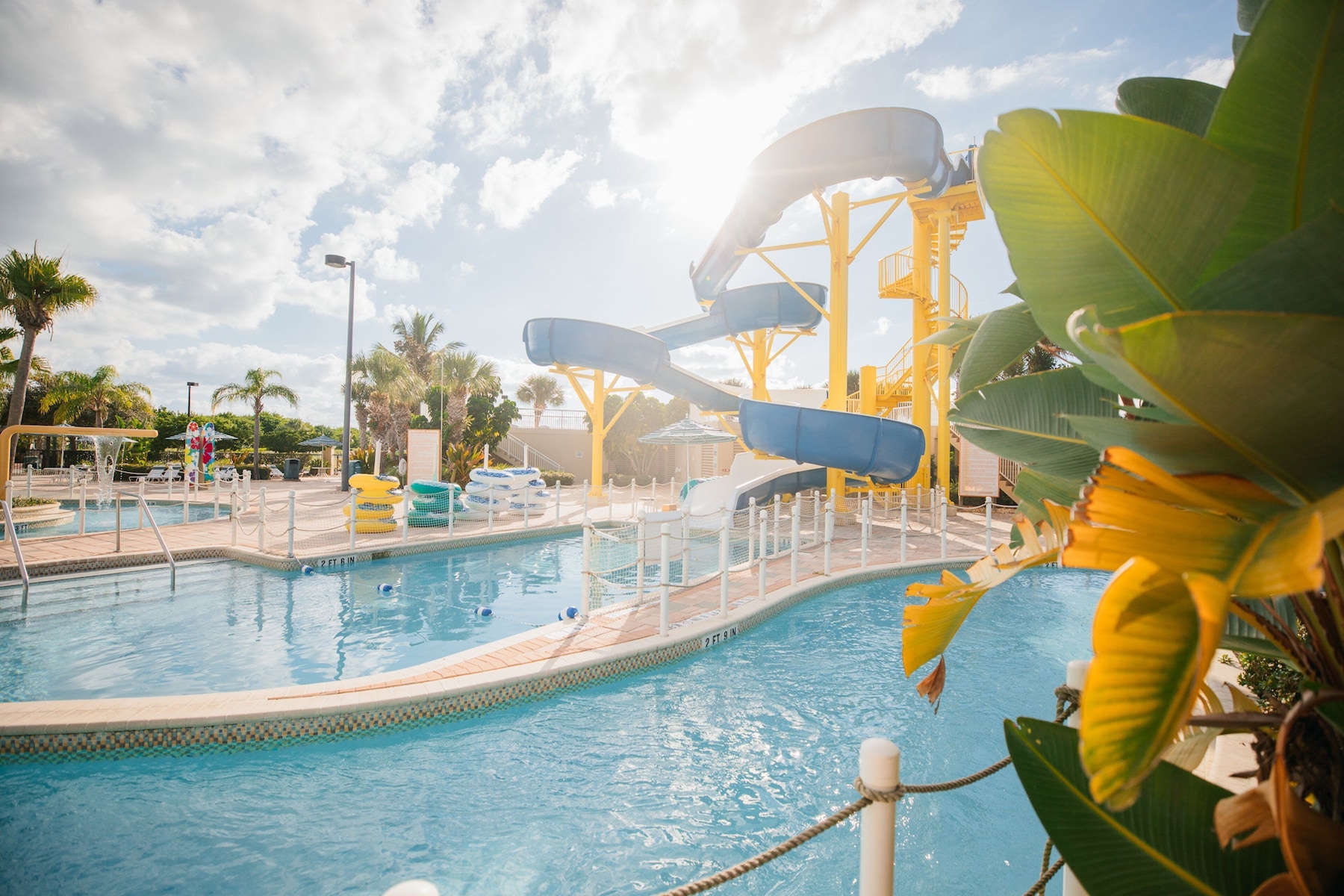 3 outdoor pools, pool umbrellas, sun loungers