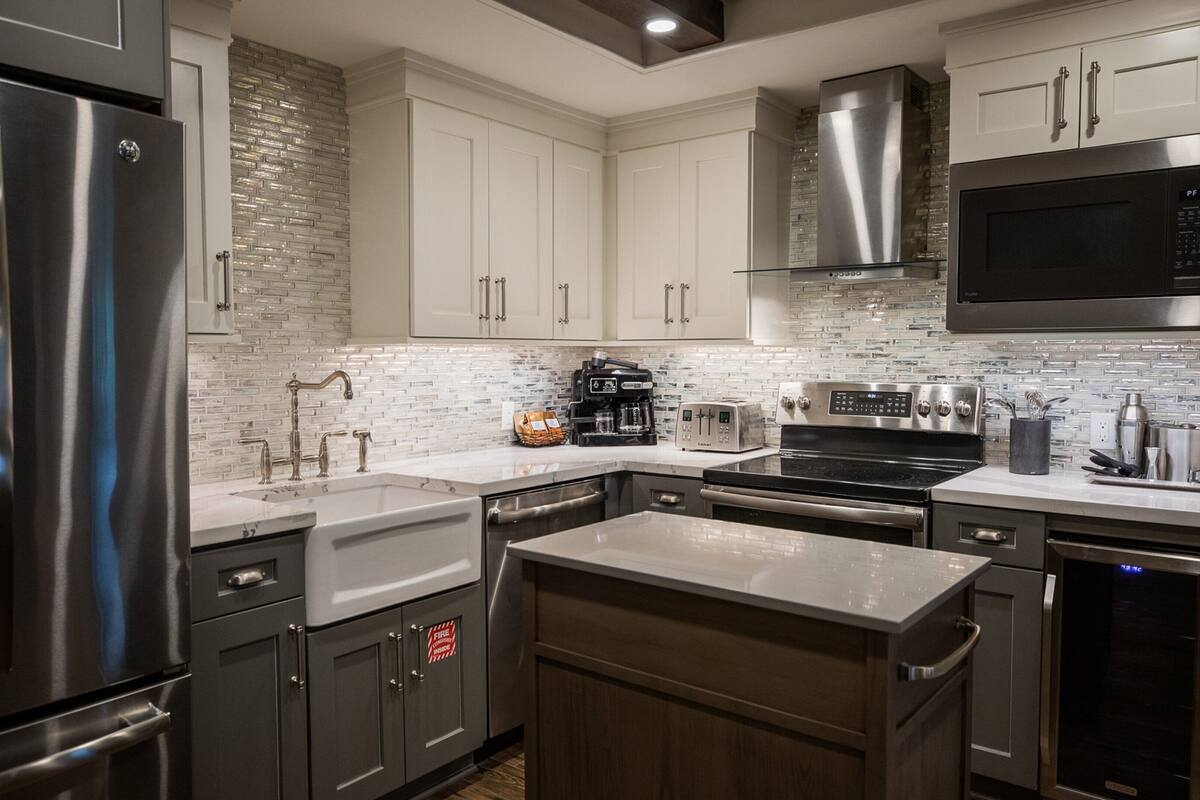 signature room, 2 bedrooms | 1 bedroom, in-room safe, blackout curtains, iron/ironing board