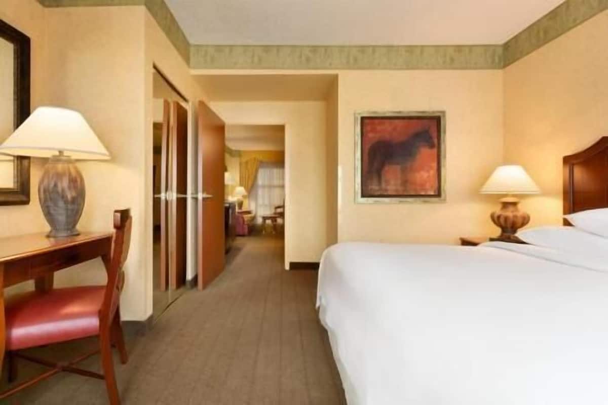 1 bedroom, in-room safe, desk, iron/ironing board