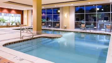 Indoor pool, sun loungers