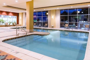 Indoor pool, sun loungers