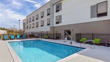 Outdoor pool, pool loungers