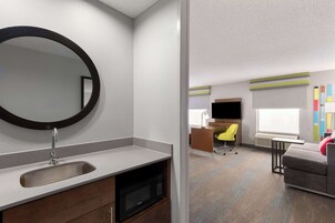 Studio, 2 Queen Beds, Non Smoking, Kitchen | Minibar