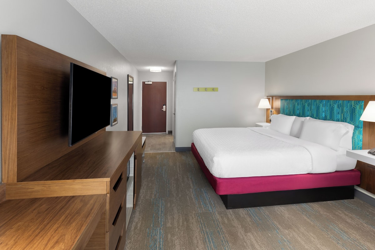 Premium bedding, desk, blackout curtains, iron/ironing board