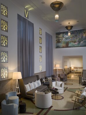 Siddeområde i lobbyen