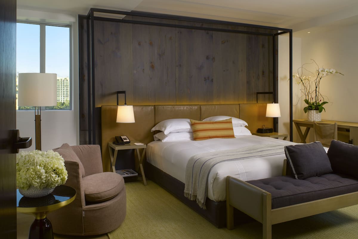 Superior kamer, 1 kingsize bed | 1 slaapkamer, luxe beddengoed, een minibar, een kluis op de kamer