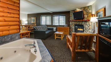 Theme Suite with Whirlpool | Desk, iron/ironing board, free WiFi, bed sheets