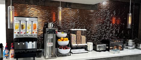 Petit déjeuner en libre-service compris tous les jours