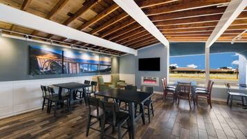 Free daily full breakfast