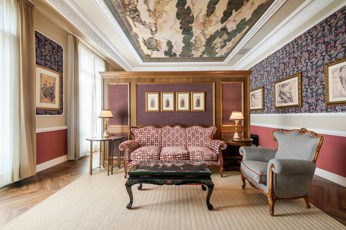 Junior Suite, 1 King Bed | Hypo-allergenic bedding available, minibar, in-room safe, desk