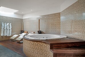Sauna, baño turco/hammam, masajes 