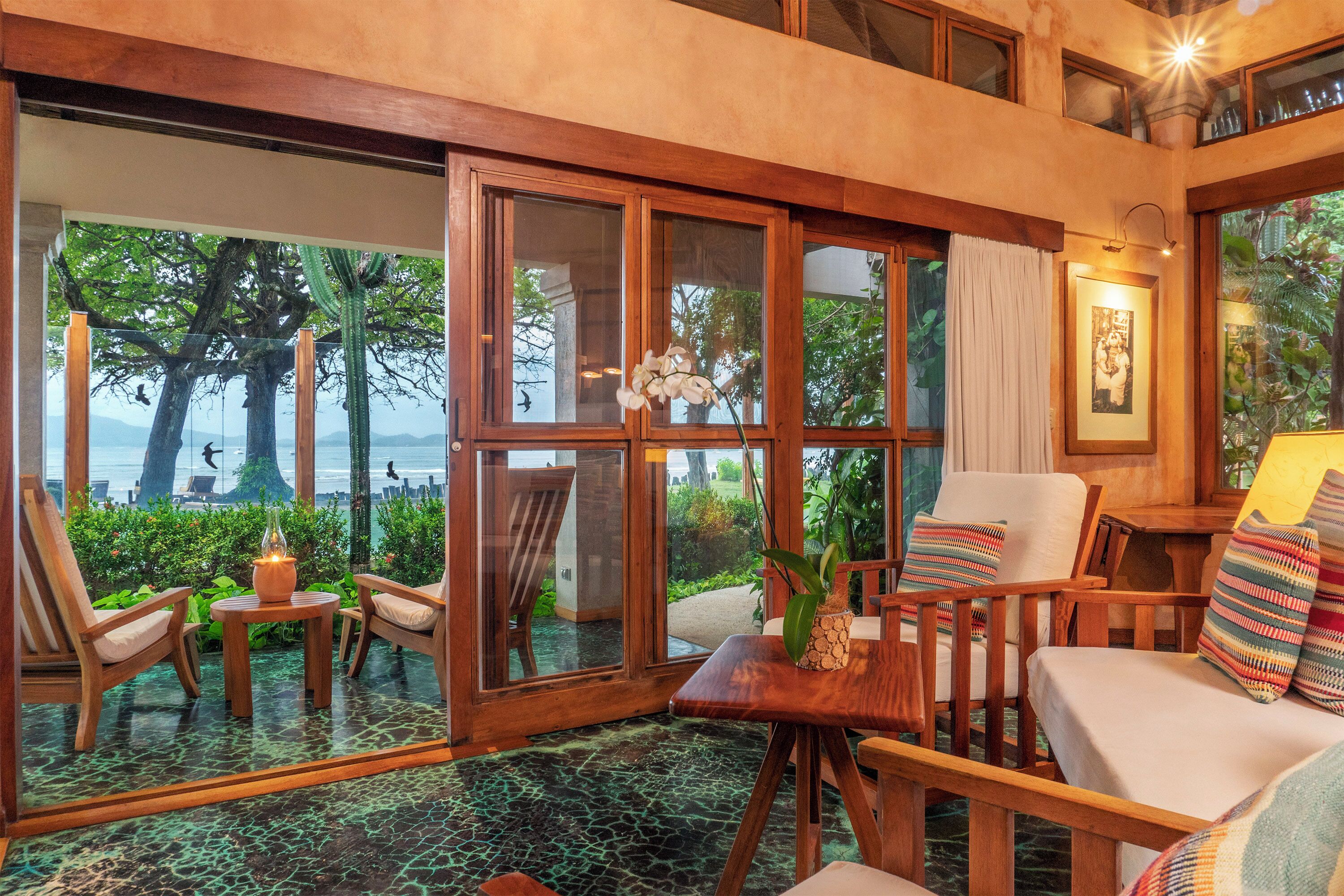 Beachfront Bungalow | Vistas al mar