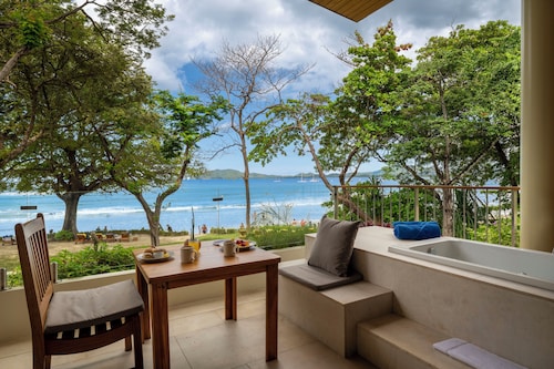 Capitán Suizo Beachfront Boutique Hotel