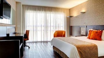 Deluxe Double Room | Minibar, in-room safe, desk, soundproofing