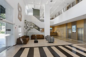 Lobby - Quality Hotel Curitiba (Curitiba)