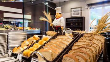 Café da manhã com buffet todos os dias mediante uma taxa