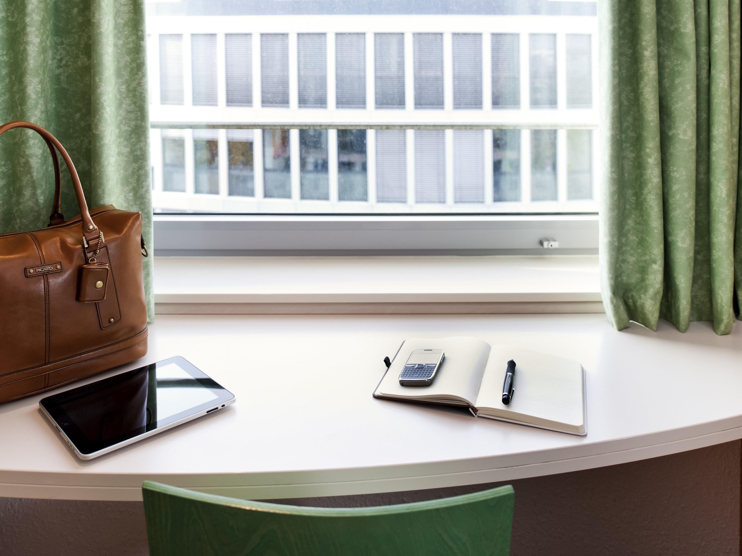 double room | in-room safe, desk, soundproofing, free wifi