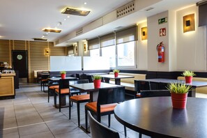Daily buffet breakfast for a fee - ibis Madrid Alcorcon Tresaguas (Alcorcon)