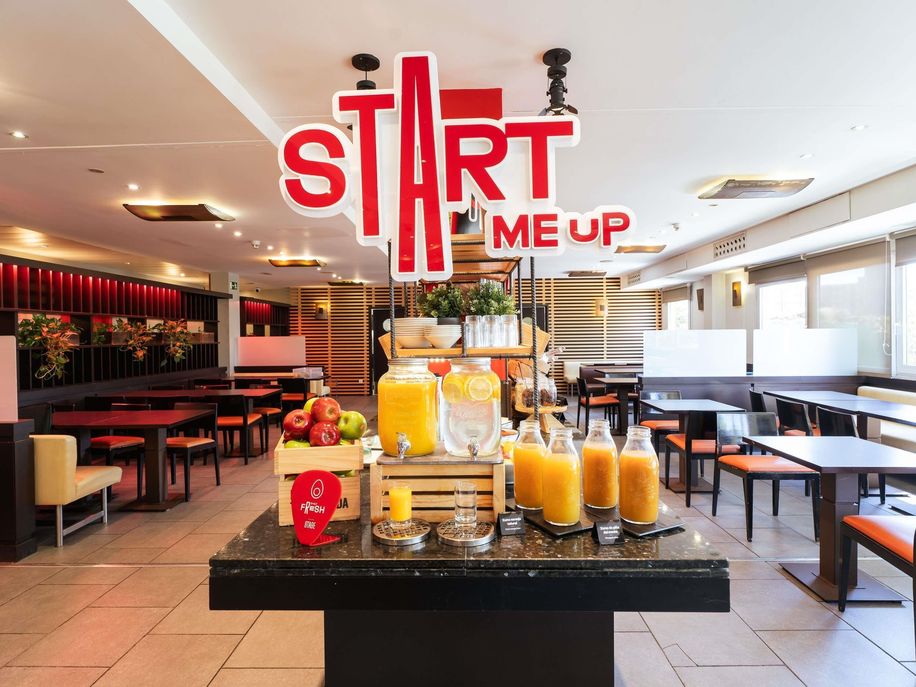 Café da manhã com buffet diário (EUR 8.95 por pessoa) 