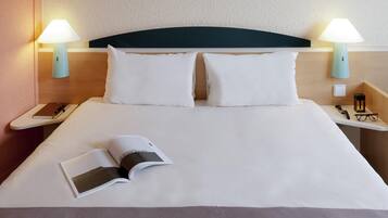 Caja fuerte, escritorio, sistema de insonorización y wifi gratis