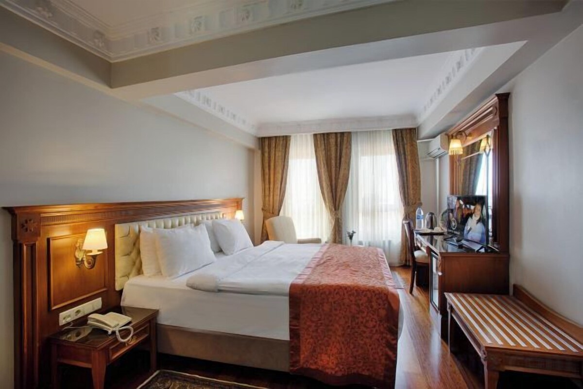 Premium bedding, minibar, in-room safe, desk