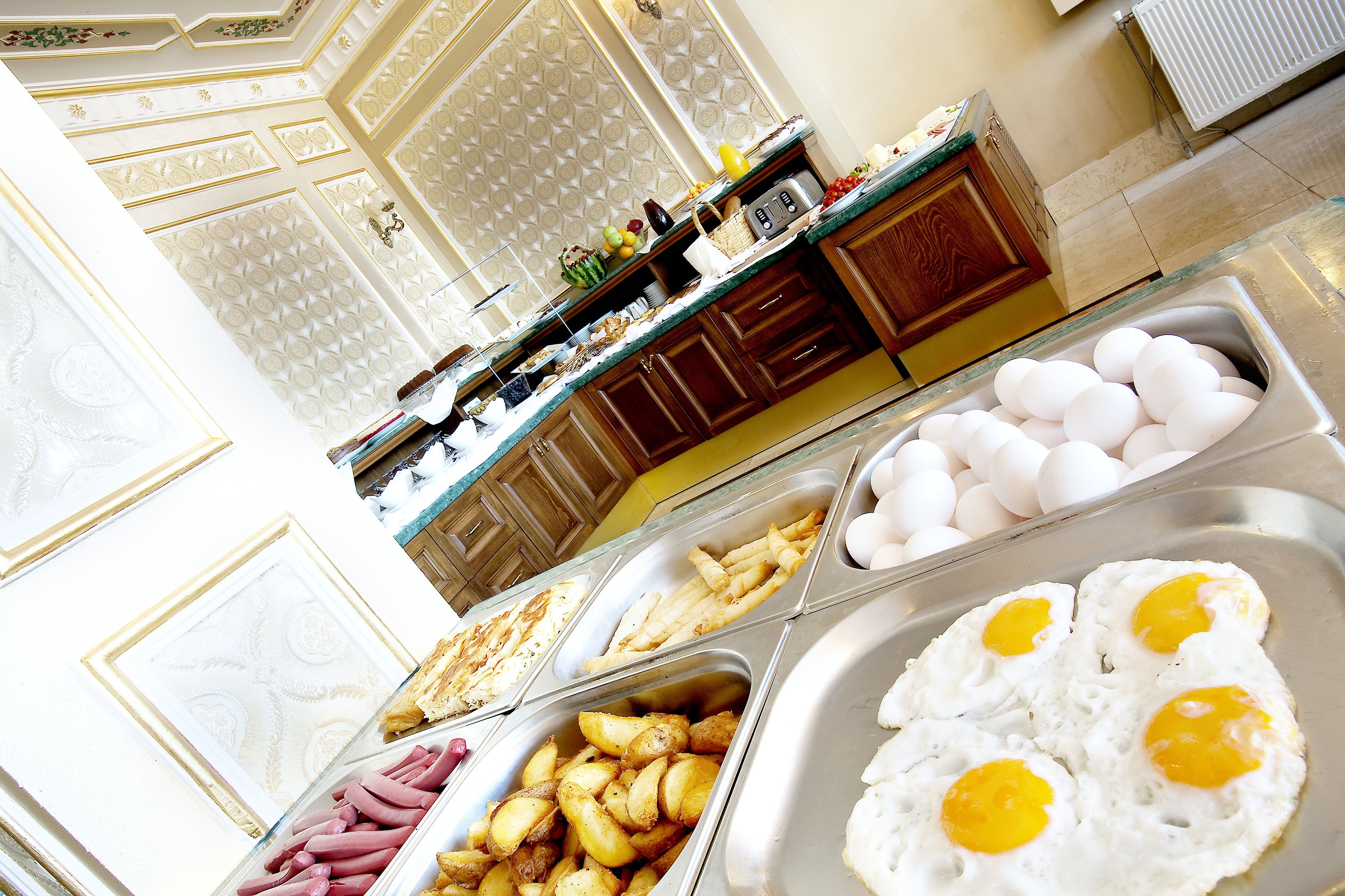 Daily buffet breakfast (TRY 1000 per person)
