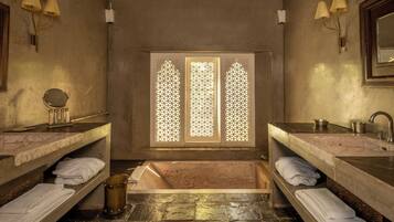 Ksar suite avec Jardin | Bathroom