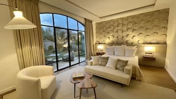 Traditional Suite | 1 bedroom, premium bedding, minibar, in-room safe