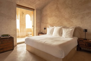 Ropa de cama de alta calidad y minibar