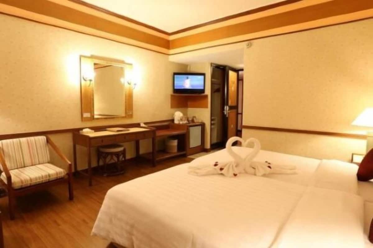 1 bedroom, minibar, in-room safe, desk