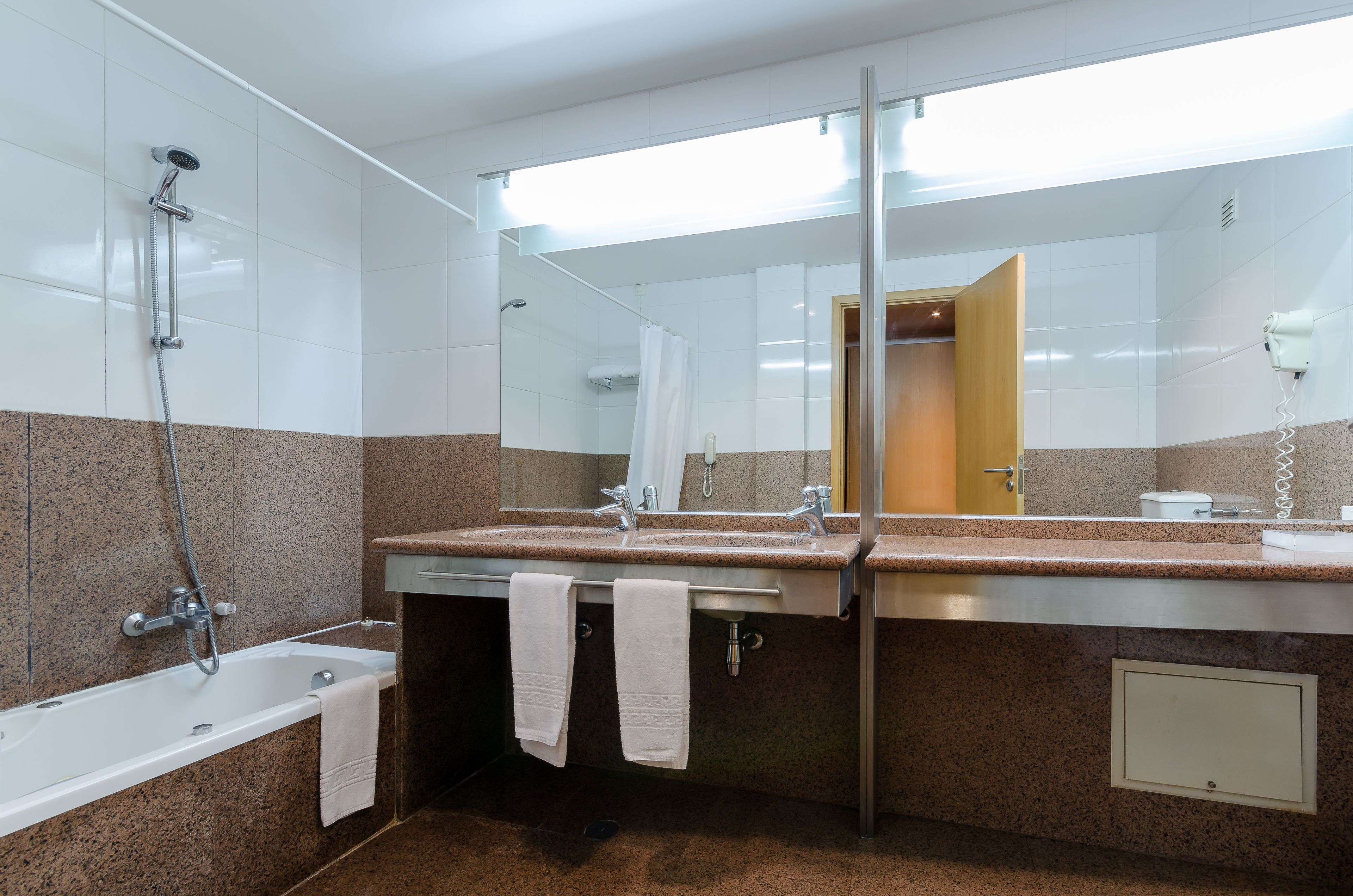 shower, free toiletries, hair dryer, bidet